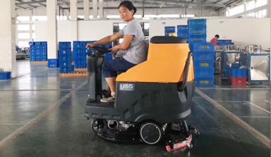 M65駕駛式洗地機(jī)服務(wù)于安徽?qǐng)D強(qiáng)文具